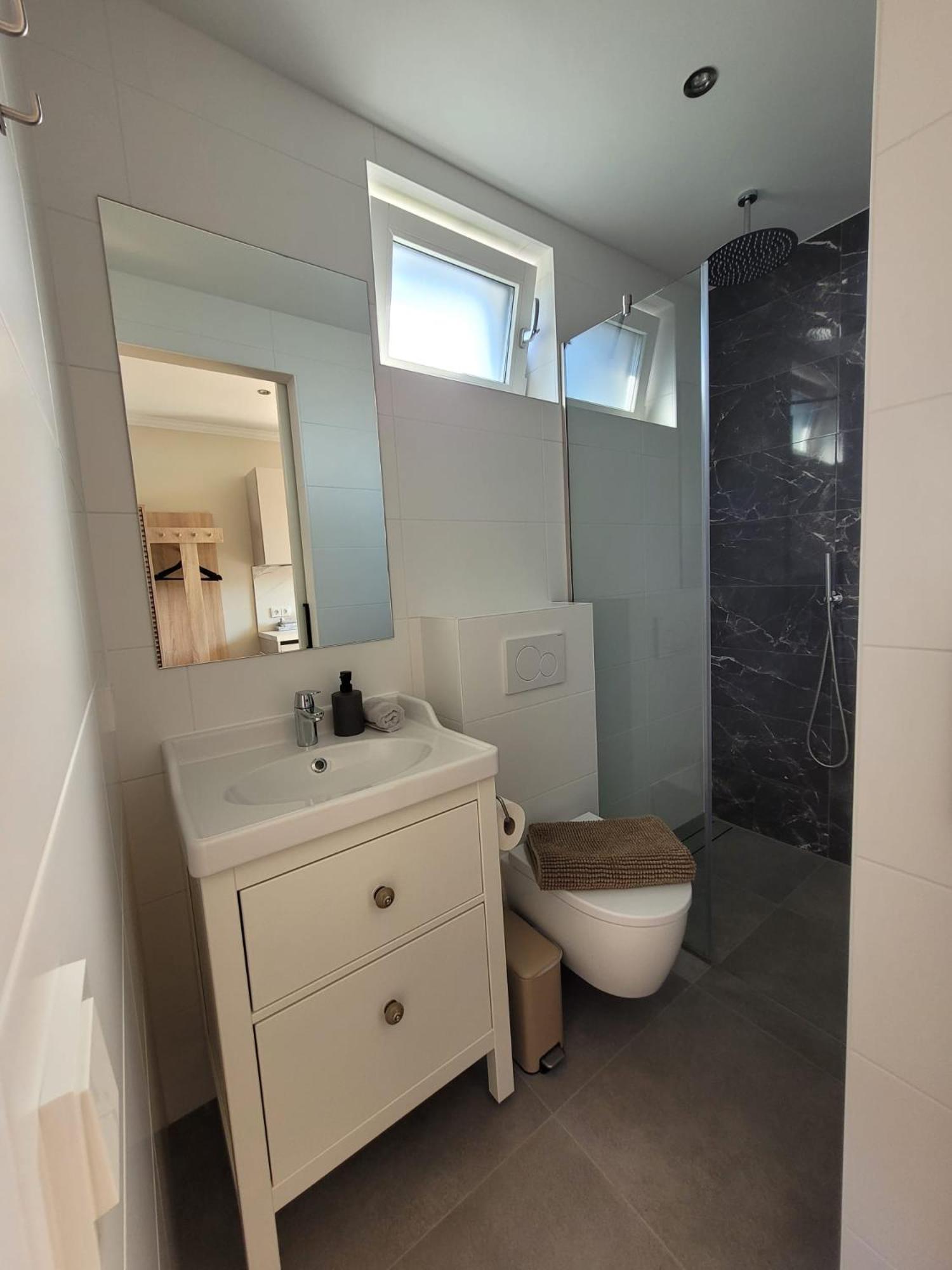 Luxe Kamer Langendam 48 Met Prive Terras Zoutelande Exterior photo